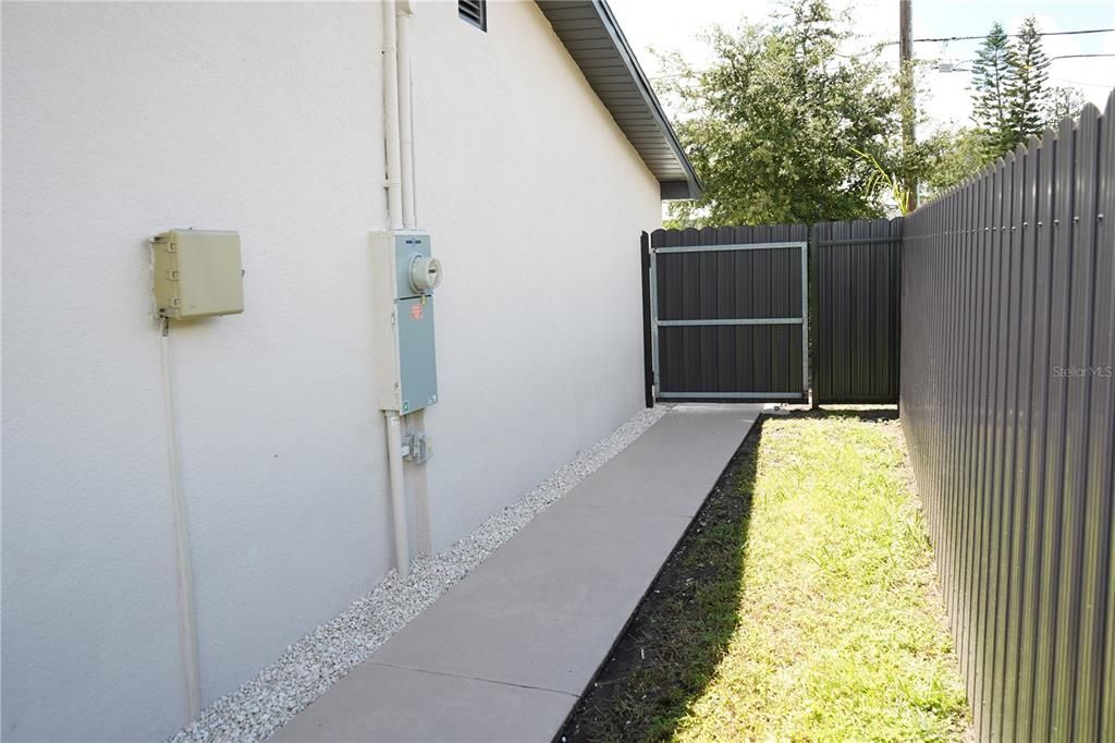 En Venta: $489,000 (4 camas, 2 baños, 1732 Pies cuadrados)