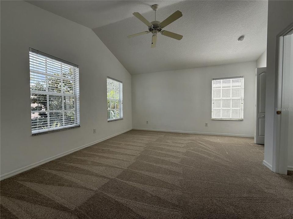 En Venta: $528,800 (3 camas, 2 baños, 1640 Pies cuadrados)