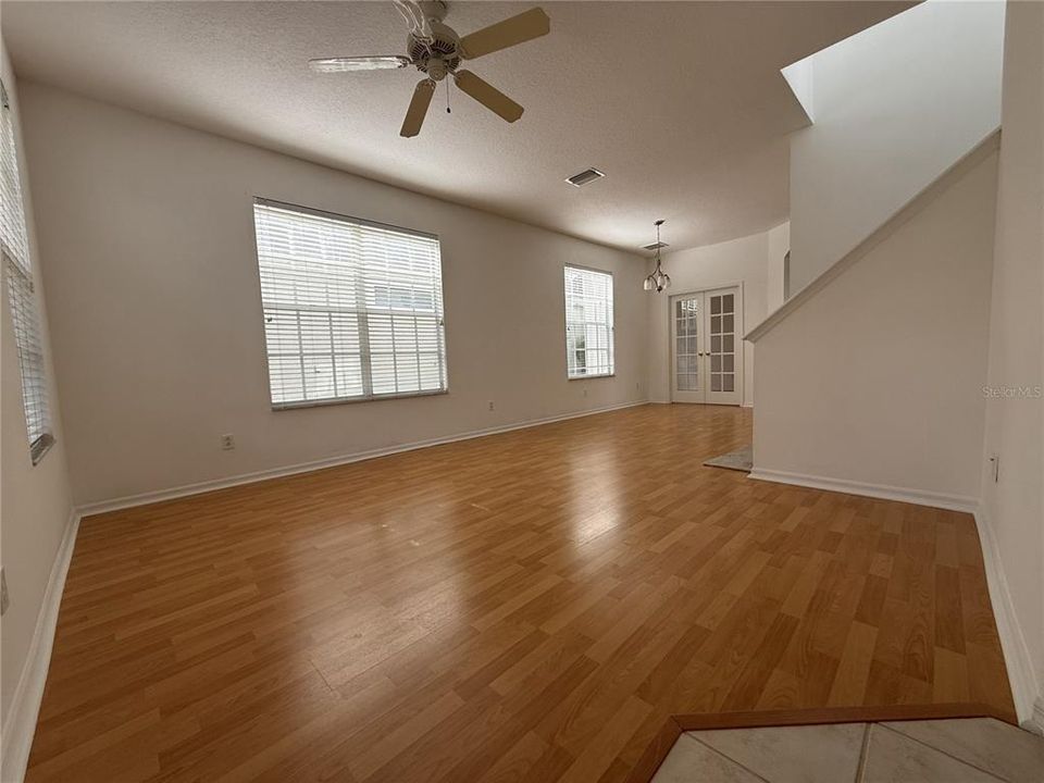 En Venta: $528,800 (3 camas, 2 baños, 1640 Pies cuadrados)