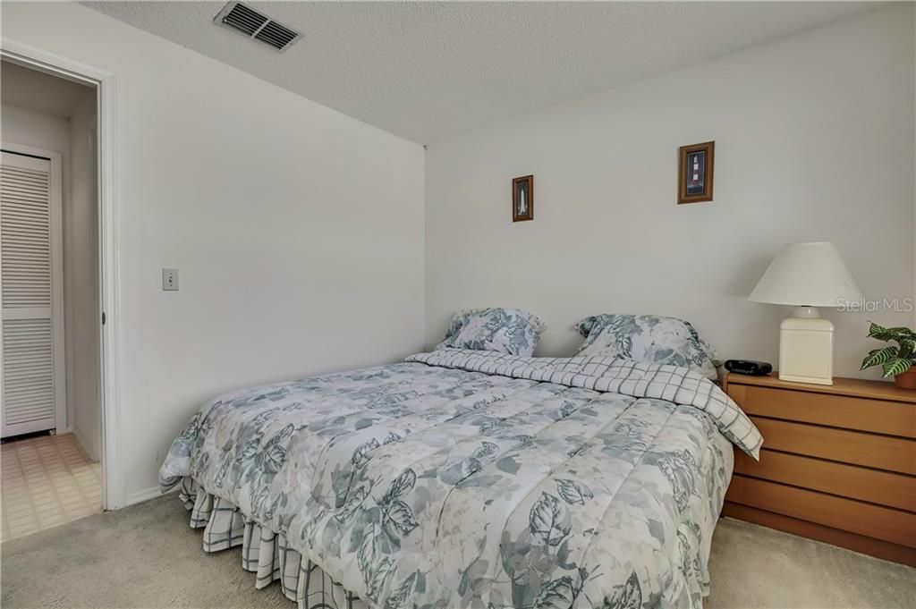 Activo con contrato: $129,500 (2 camas, 2 baños, 1142 Pies cuadrados)