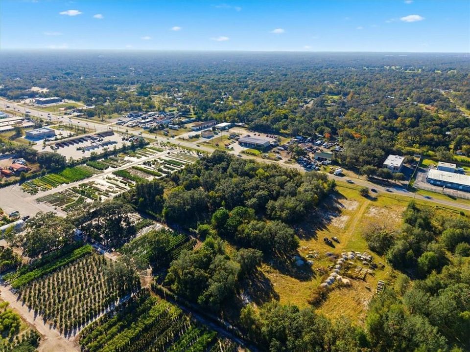 待售: $1,100,000 (5.28 acres)