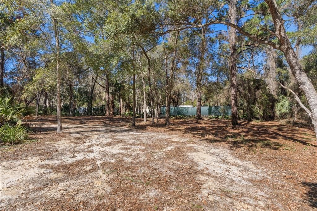 最近售出: $23,900 (0.59 acres)