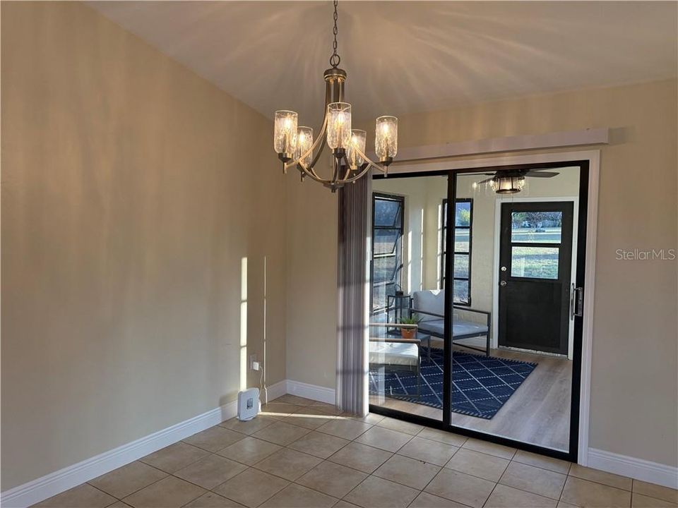 Vendido Recientemente: $219,000 (2 camas, 2 baños, 1042 Pies cuadrados)