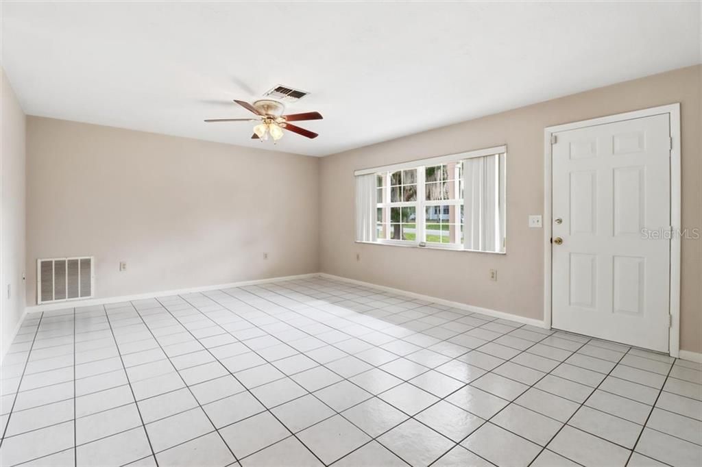 Vendido Recientemente: $110,000 (2 camas, 1 baños, 1084 Pies cuadrados)