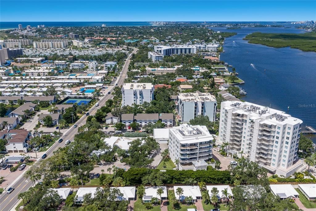 На продажу: $1,600,000 (3 спален, 2 ванн, 2166 Квадратных фут)