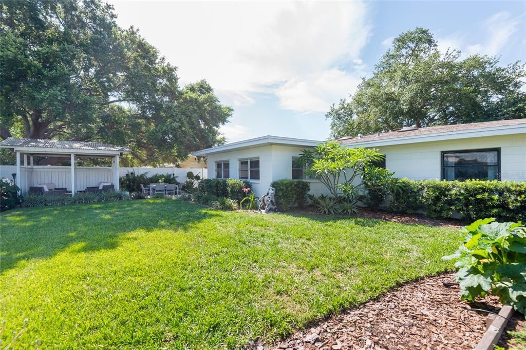 For Rent: $3,750 (3 beds, 2 baths, 1480 Square Feet)