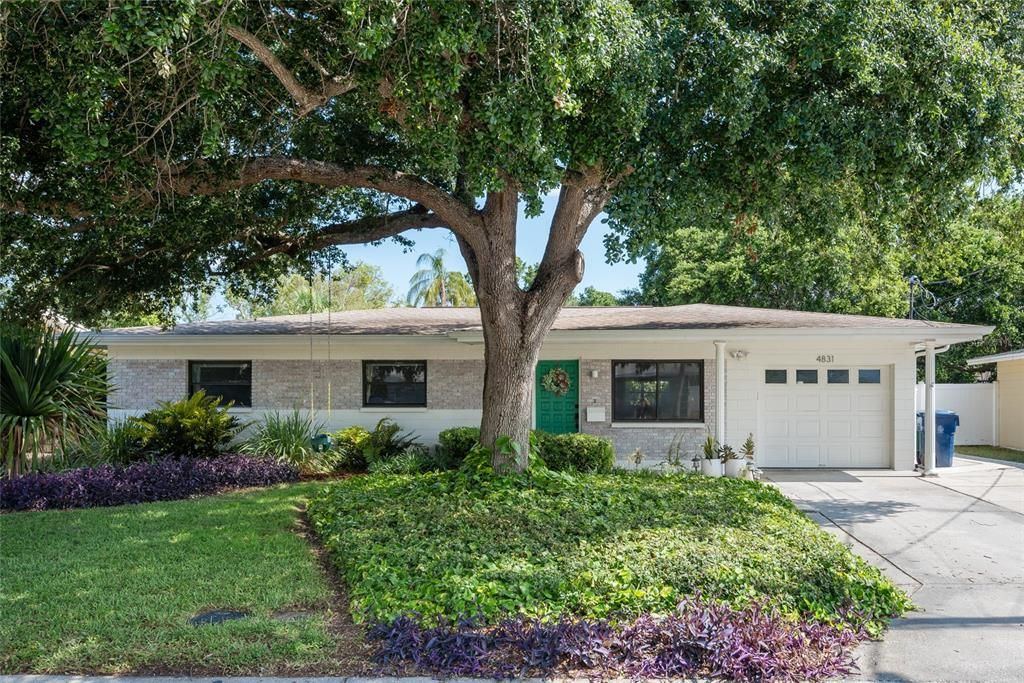 For Rent: $3,750 (3 beds, 2 baths, 1480 Square Feet)