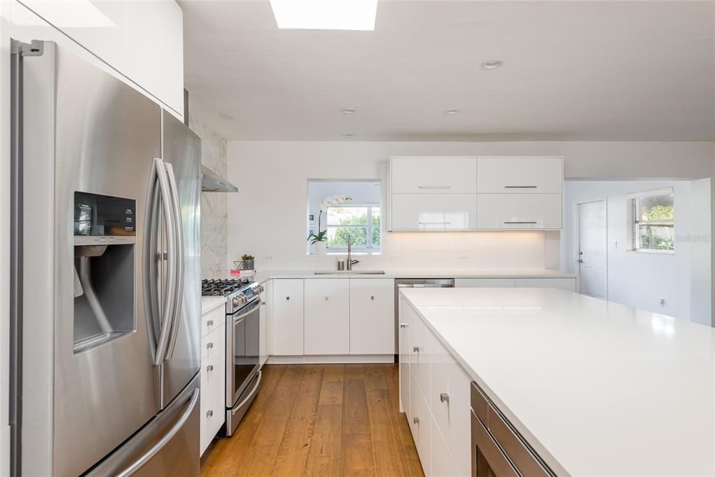 For Rent: $3,750 (3 beds, 2 baths, 1480 Square Feet)