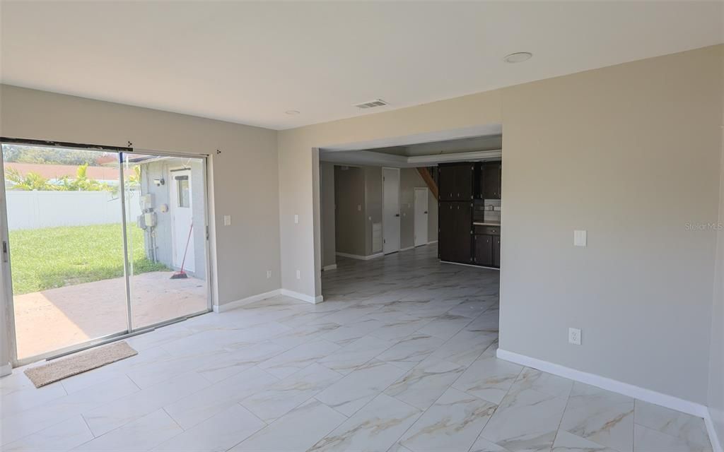 For Rent: $2,600 (3 beds, 1 baths, 1440 Square Feet)