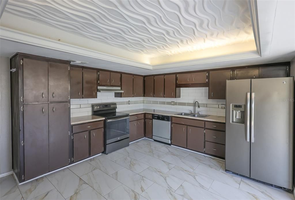 For Rent: $2,600 (3 beds, 1 baths, 1440 Square Feet)