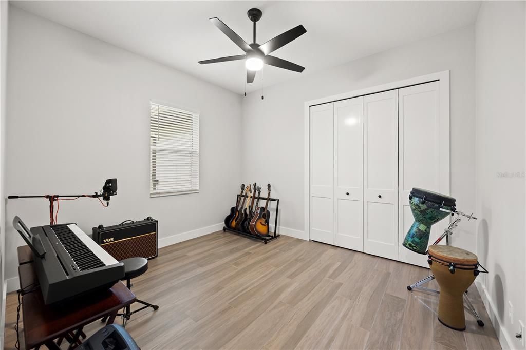 For Sale: $1,150,000 (3 beds, 2 baths, 2056 Square Feet)
