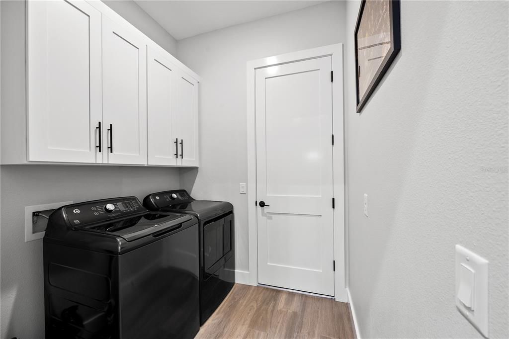 For Sale: $1,150,000 (3 beds, 2 baths, 2056 Square Feet)