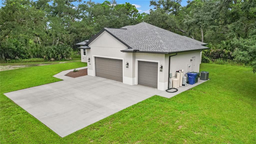 For Sale: $1,150,000 (3 beds, 2 baths, 2056 Square Feet)