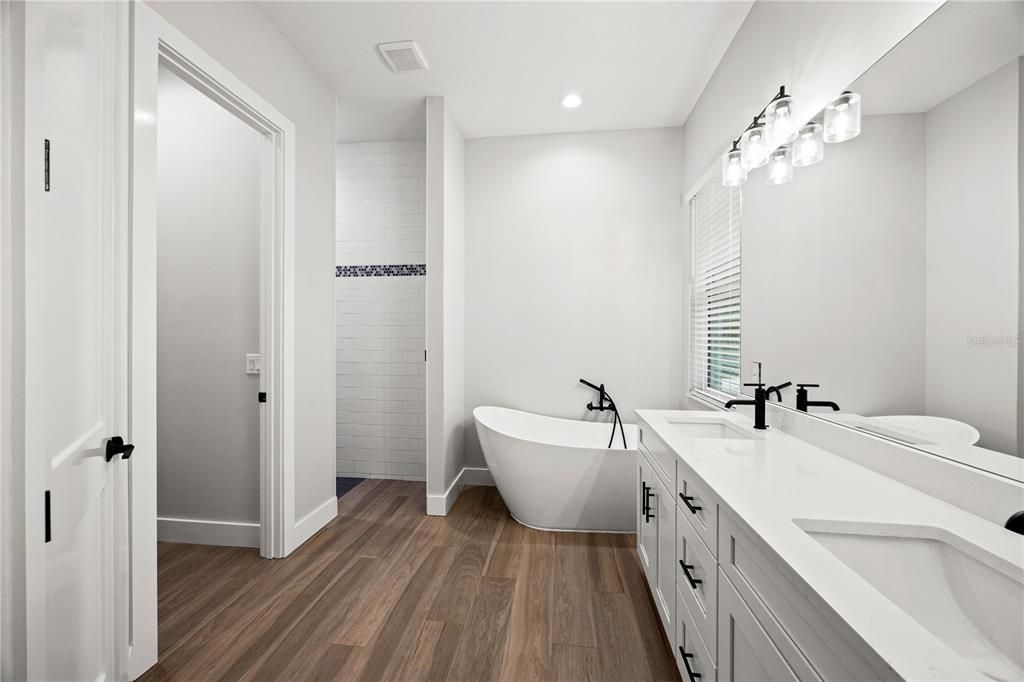 For Sale: $1,150,000 (3 beds, 2 baths, 2056 Square Feet)
