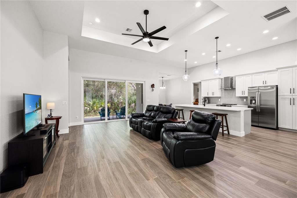 For Sale: $1,150,000 (3 beds, 2 baths, 2056 Square Feet)