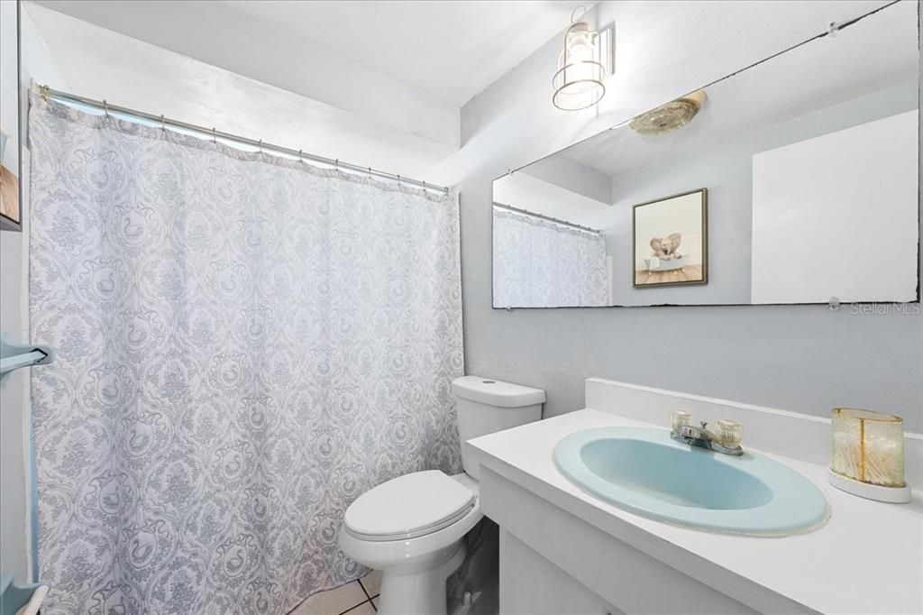 На продажу: $215,000 (2 спален, 1 ванн, 848 Квадратных фут)