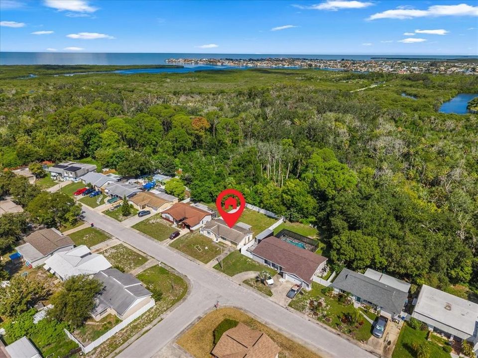 На продажу: $215,000 (2 спален, 1 ванн, 848 Квадратных фут)