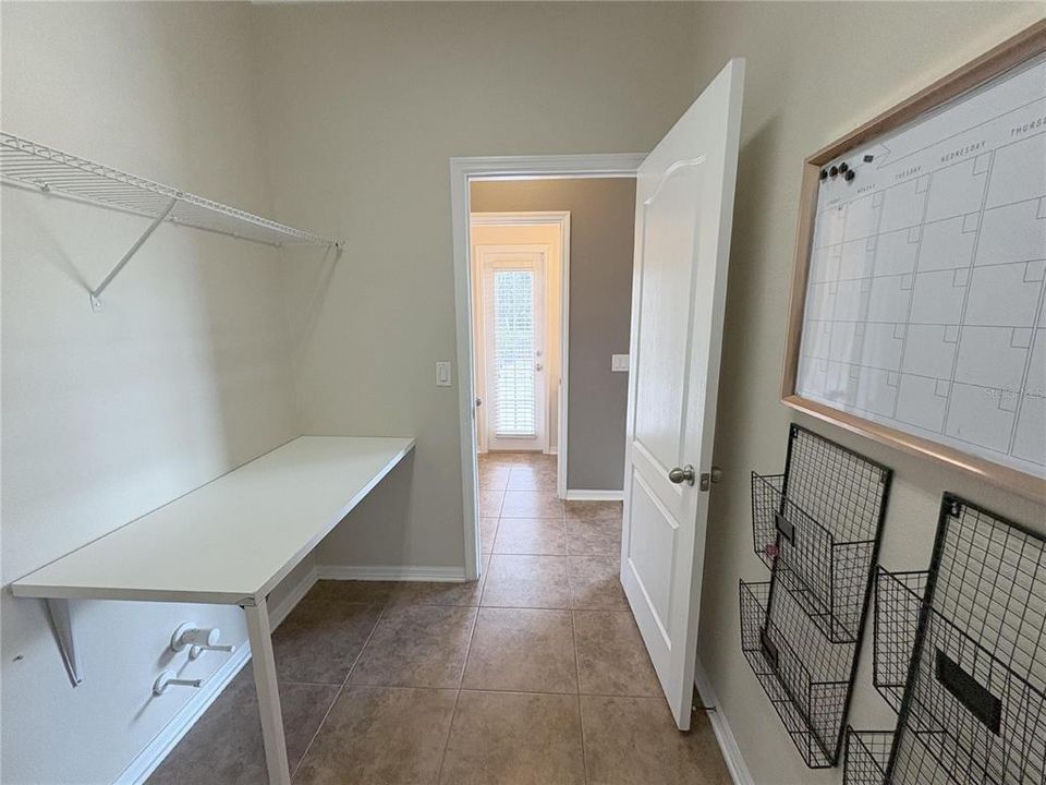 For Rent: $3,000 (5 beds, 2 baths, 2560 Square Feet)