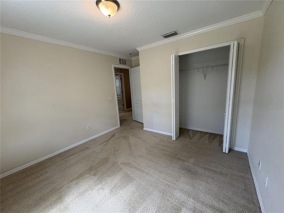 For Rent: $3,000 (5 beds, 2 baths, 2560 Square Feet)