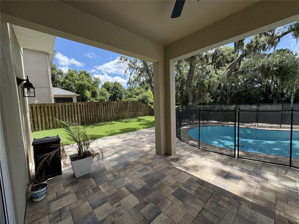 For Rent: $3,000 (5 beds, 2 baths, 2560 Square Feet)