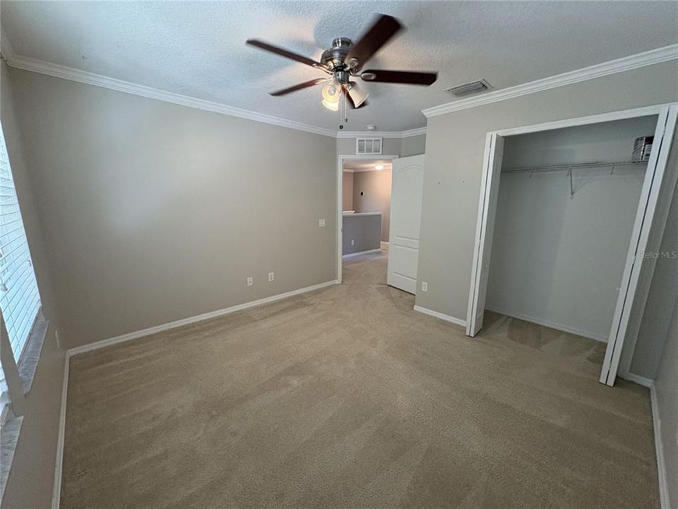 For Rent: $3,000 (5 beds, 2 baths, 2560 Square Feet)