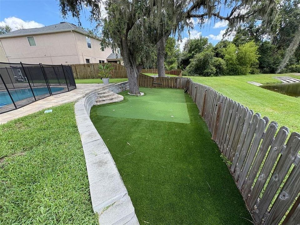 For Rent: $3,000 (5 beds, 2 baths, 2560 Square Feet)