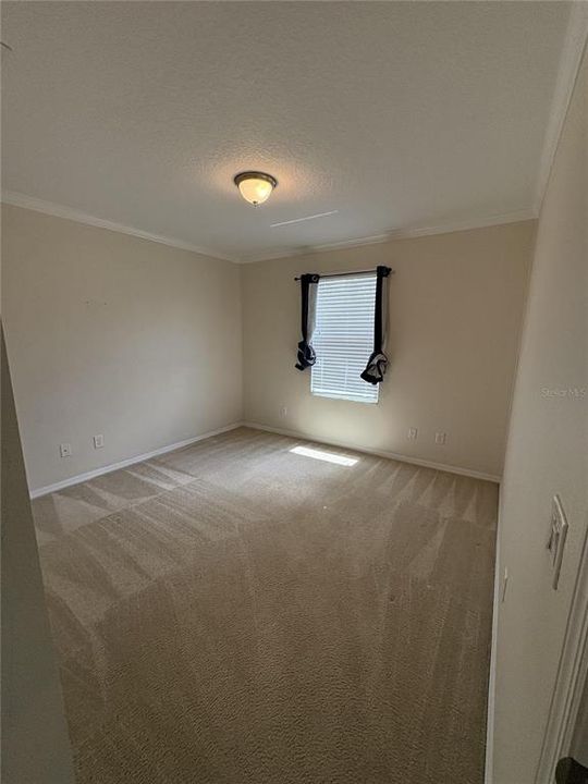 For Rent: $3,000 (5 beds, 2 baths, 2560 Square Feet)