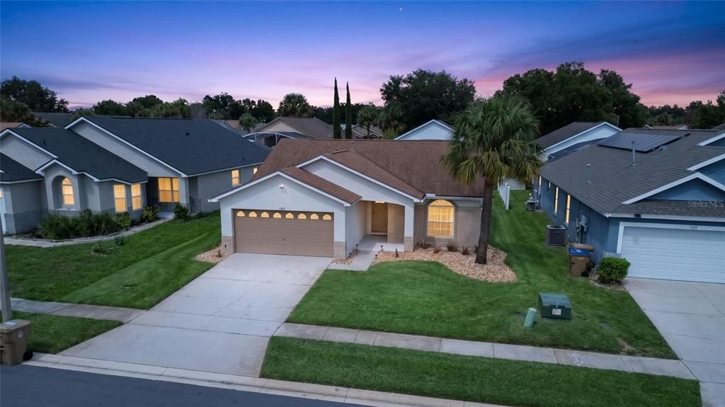 For Sale: $400,000 (4 beds, 2 baths, 1601 Square Feet)