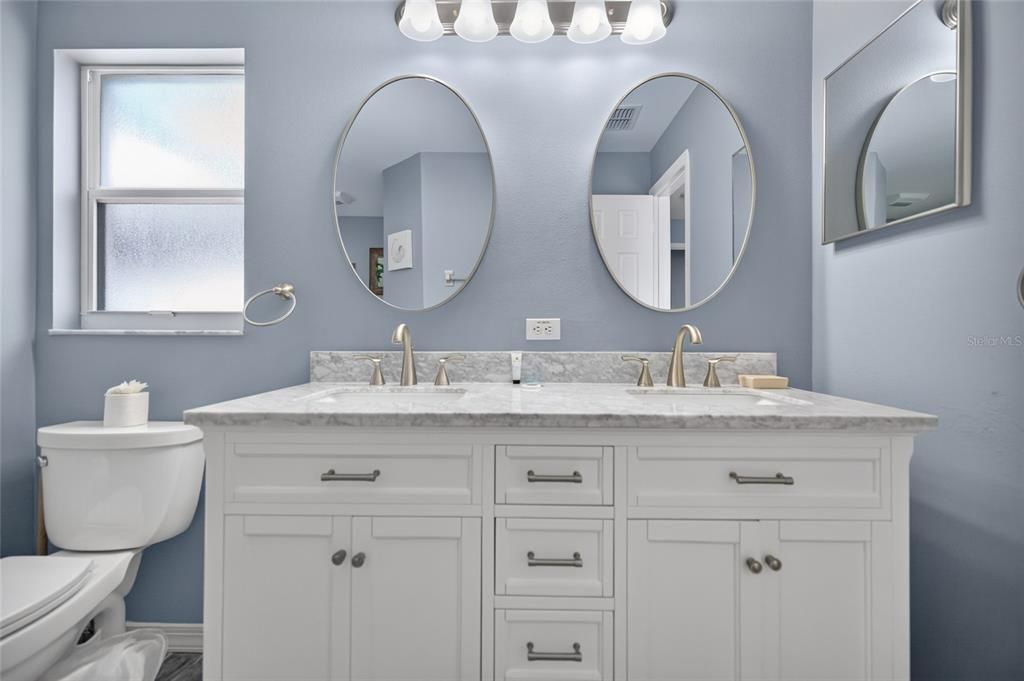 For Sale: $400,000 (4 beds, 2 baths, 1601 Square Feet)