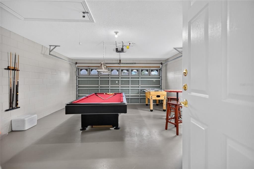 For Sale: $400,000 (4 beds, 2 baths, 1601 Square Feet)