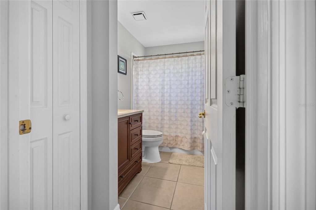 For Sale: $400,000 (4 beds, 2 baths, 1601 Square Feet)
