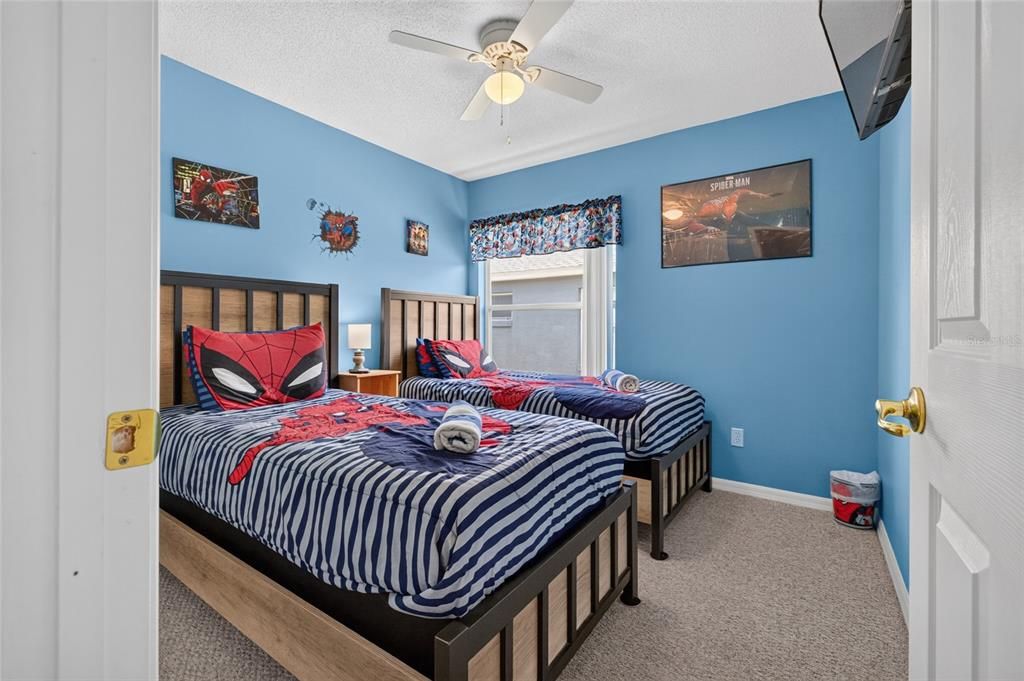 For Sale: $400,000 (4 beds, 2 baths, 1601 Square Feet)
