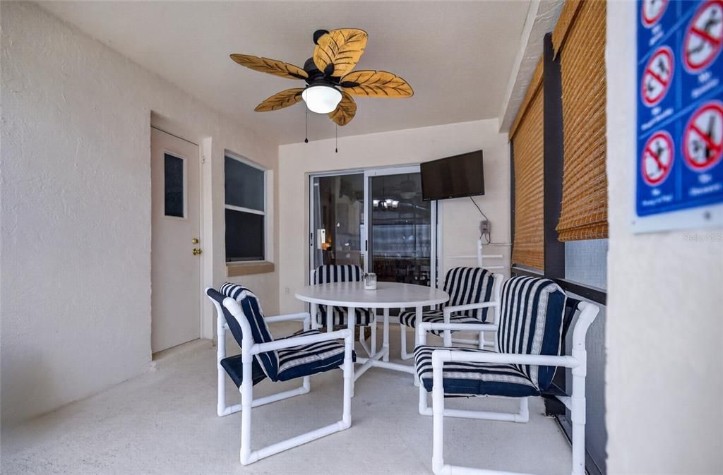 For Sale: $400,000 (4 beds, 2 baths, 1601 Square Feet)