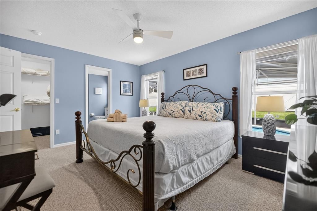 For Sale: $400,000 (4 beds, 2 baths, 1601 Square Feet)