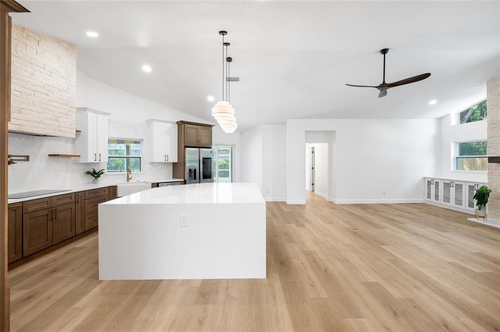 En Venta: $1,025,000 (4 camas, 2 baños, 2814 Pies cuadrados)