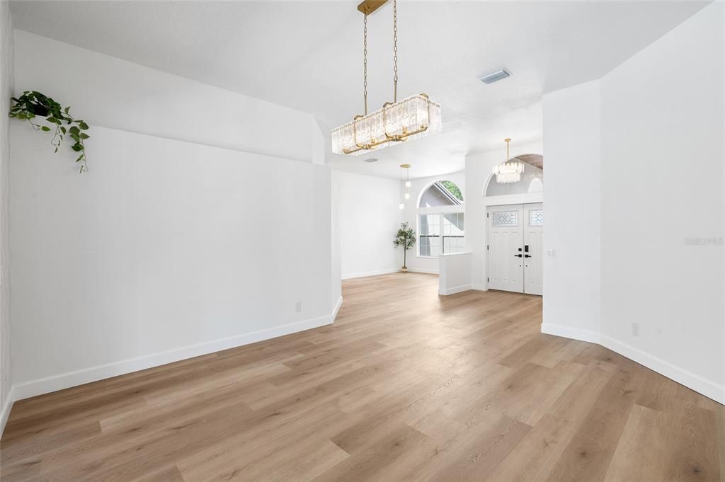 En Venta: $1,025,000 (4 camas, 2 baños, 2814 Pies cuadrados)