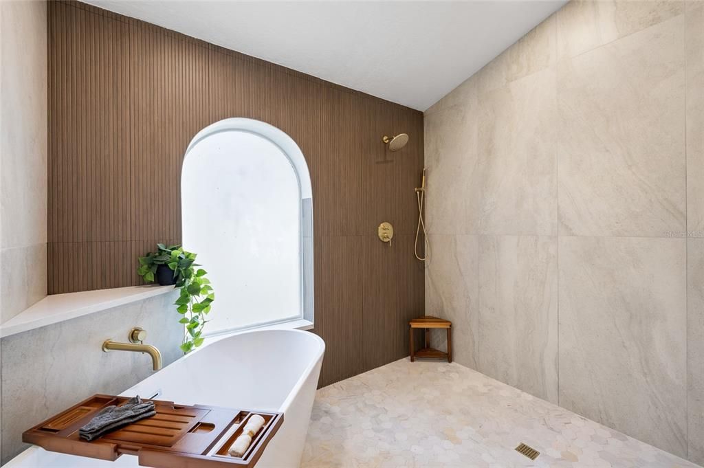 En Venta: $1,025,000 (4 camas, 2 baños, 2814 Pies cuadrados)