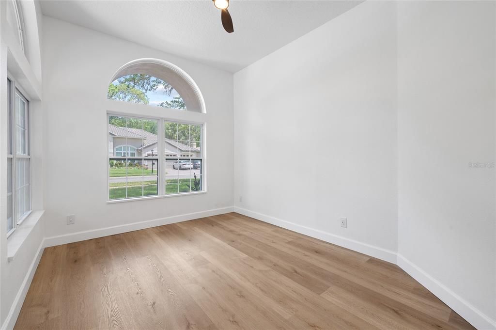 En Venta: $1,025,000 (4 camas, 2 baños, 2814 Pies cuadrados)
