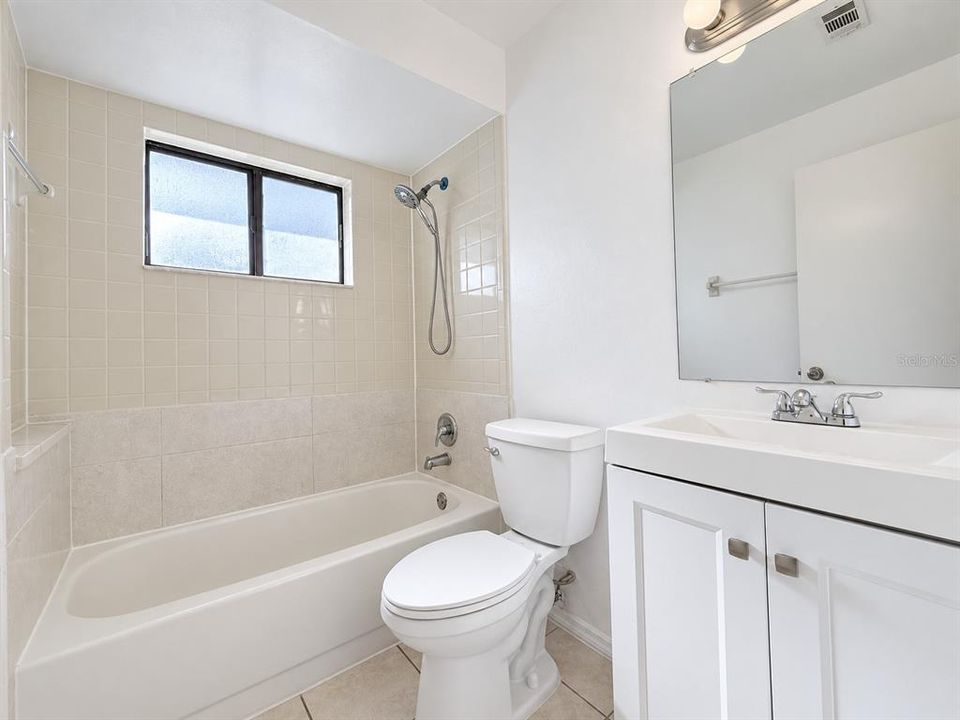 В аренду: $1,450 (2 спален, 1 ванн, 845 Квадратных фут)