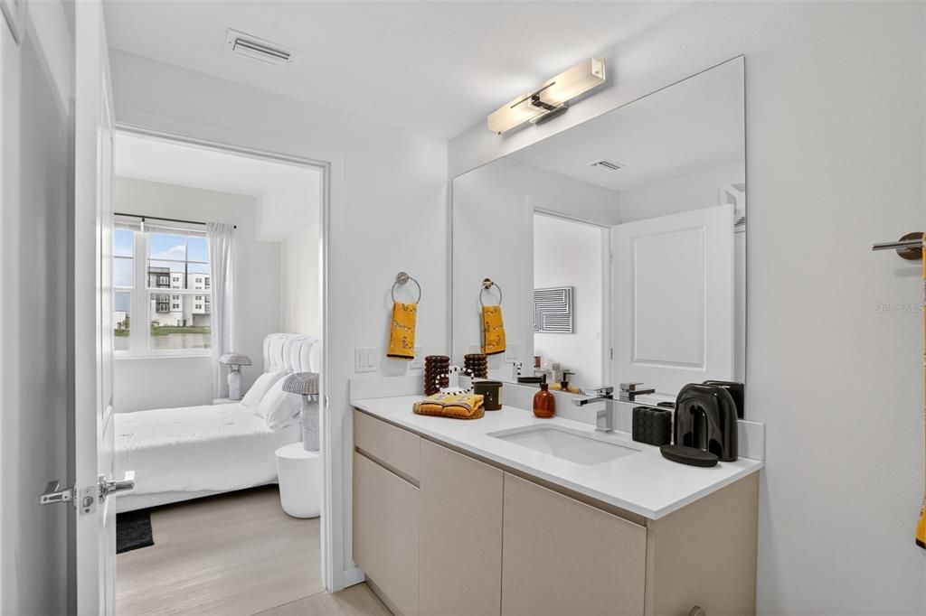 В аренду: $1,850 (2 спален, 2 ванн, 1023 Квадратных фут)