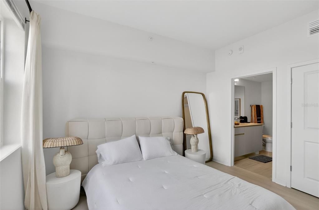 В аренду: $1,850 (2 спален, 2 ванн, 1023 Квадратных фут)