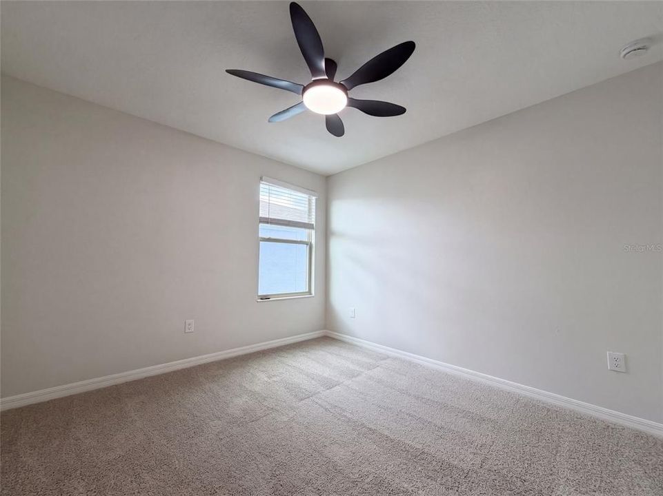 En Venta: $345,000 (5 camas, 3 baños, 2560 Pies cuadrados)