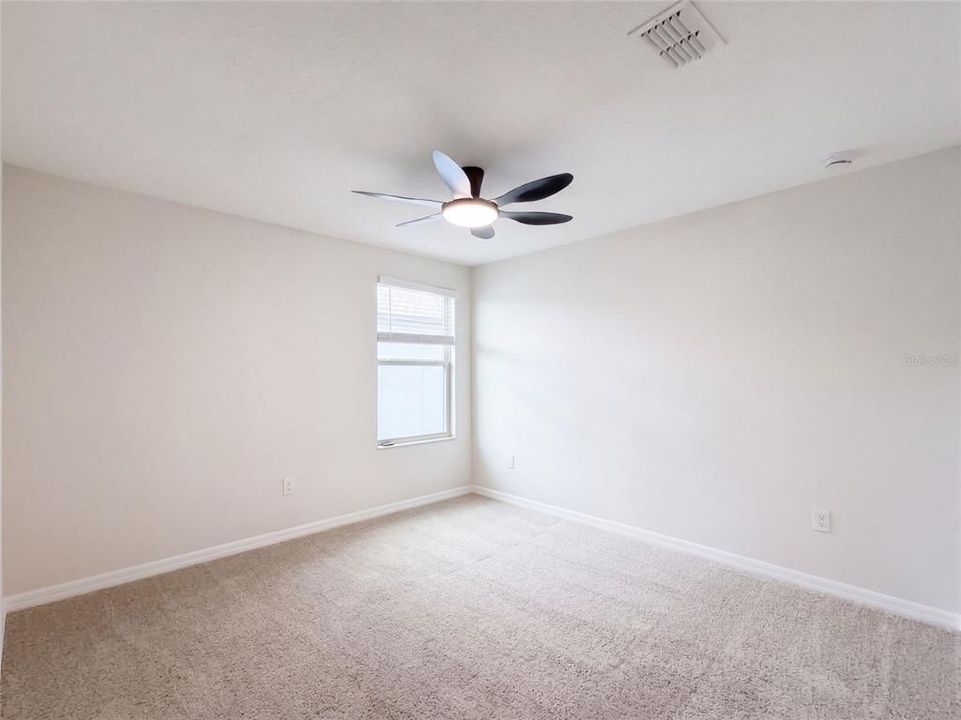En Venta: $345,000 (5 camas, 3 baños, 2560 Pies cuadrados)