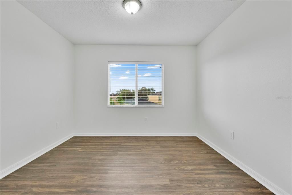 For Sale: $349,900 (3 beds, 2 baths, 2274 Square Feet)