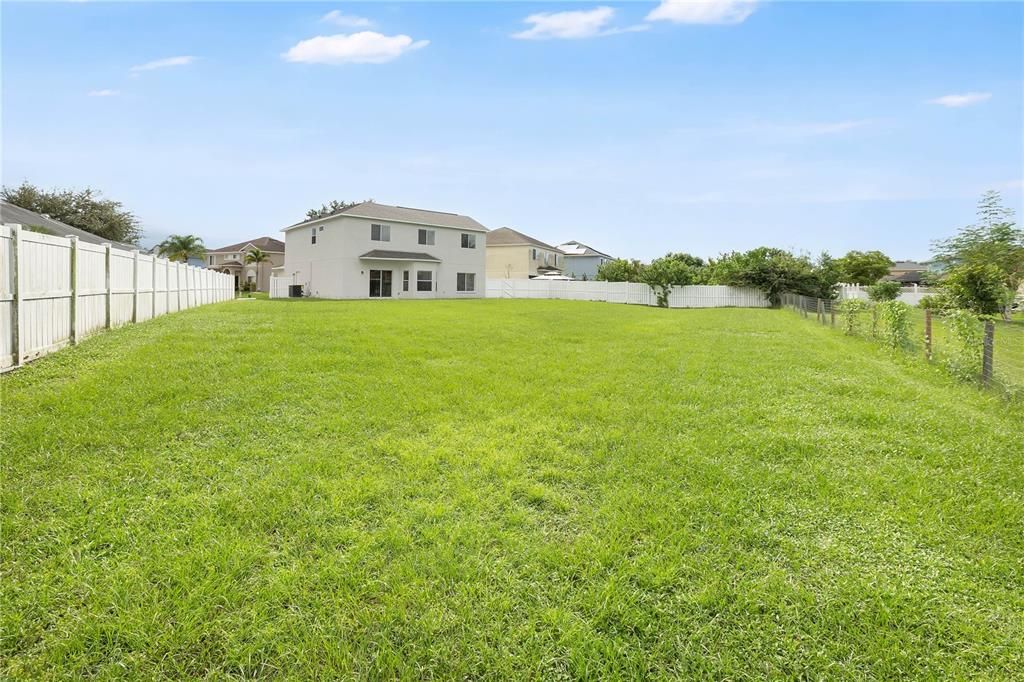 For Sale: $349,900 (3 beds, 2 baths, 2274 Square Feet)