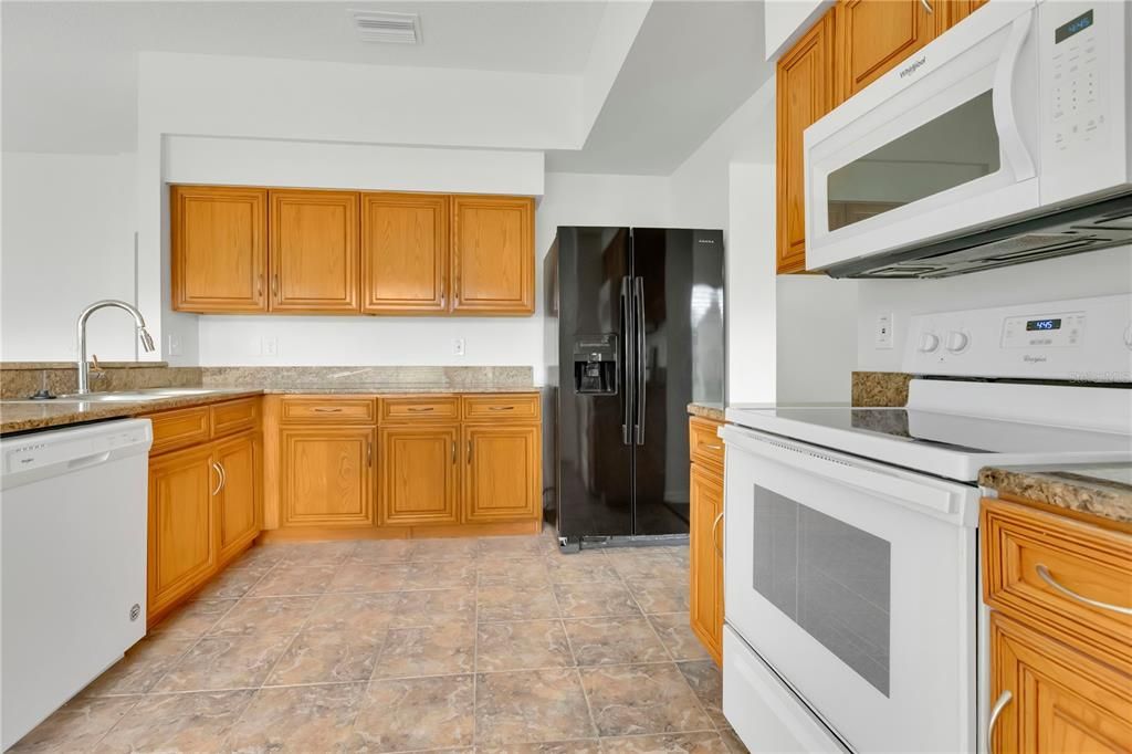 For Sale: $349,900 (3 beds, 2 baths, 2274 Square Feet)