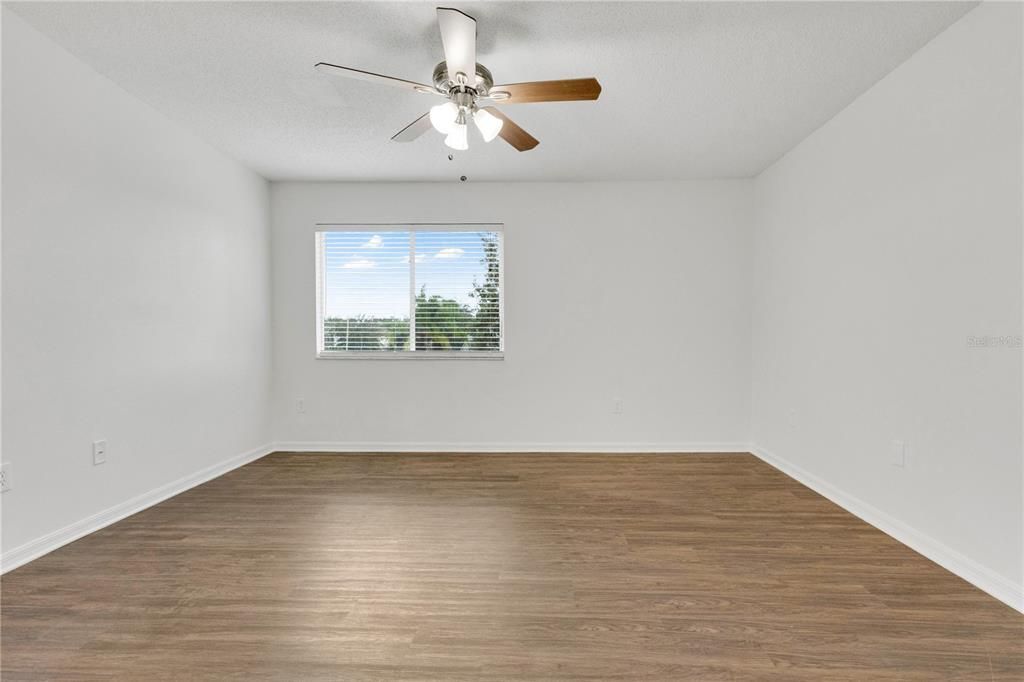 For Sale: $349,900 (3 beds, 2 baths, 2274 Square Feet)
