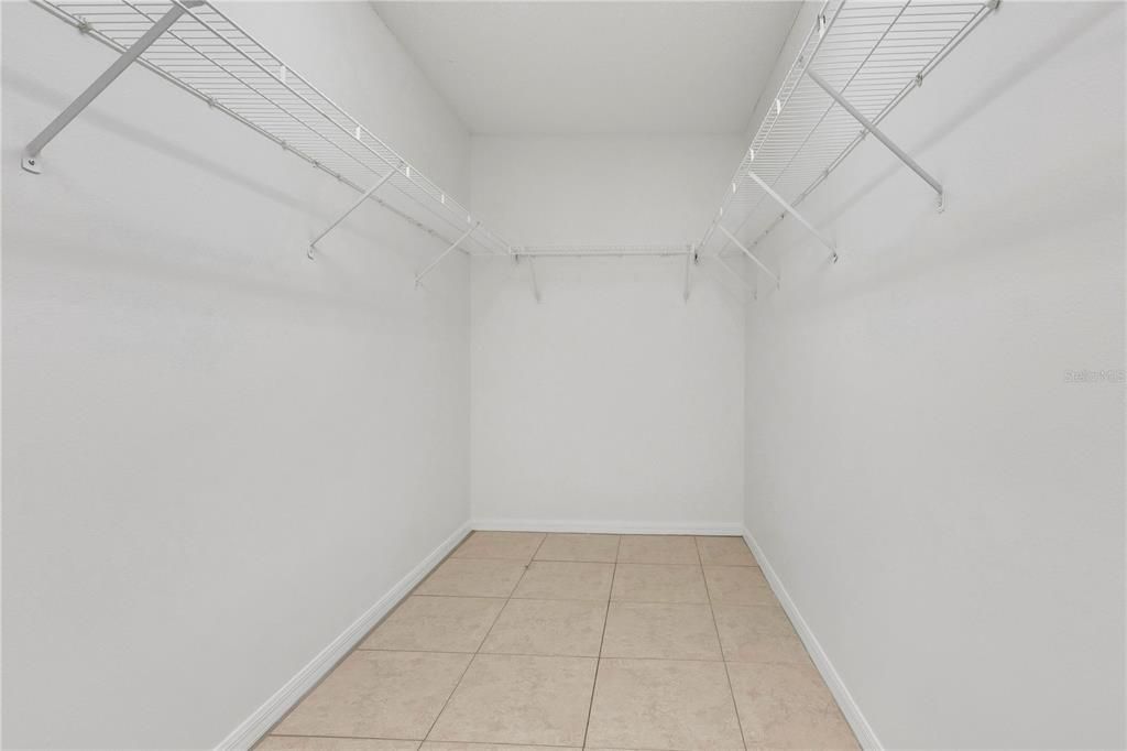 For Sale: $349,900 (3 beds, 2 baths, 2274 Square Feet)