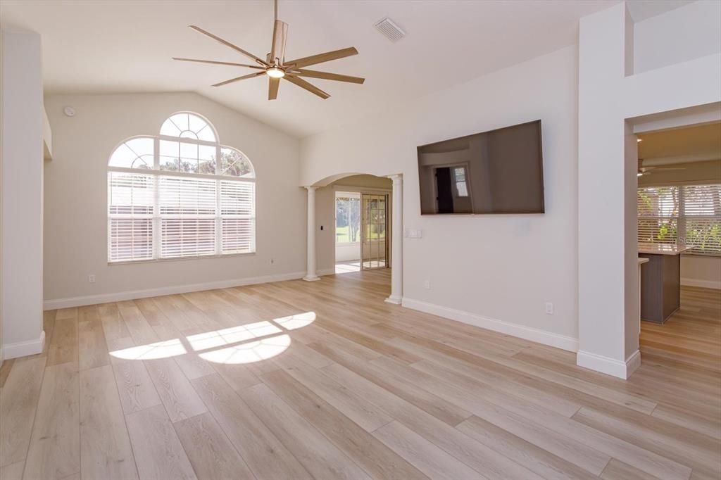 For Sale: $449,000 (3 beds, 2 baths, 1915 Square Feet)