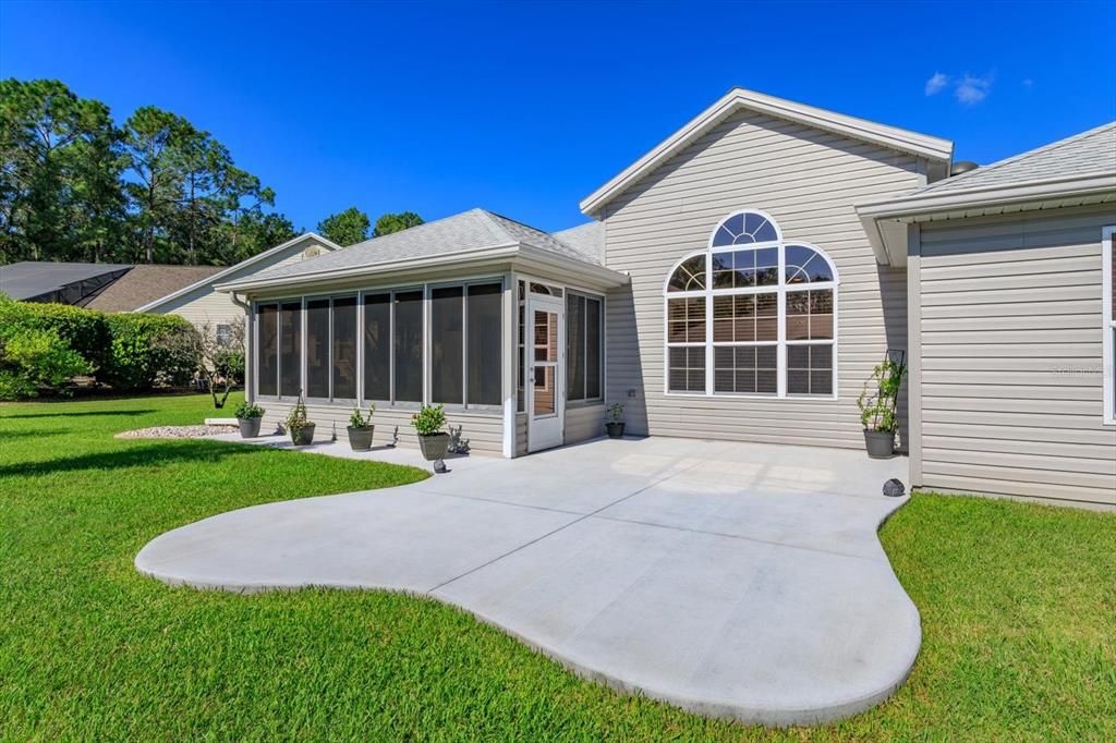 For Sale: $449,000 (3 beds, 2 baths, 1915 Square Feet)